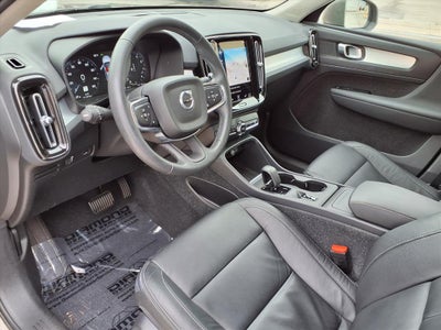 2022 Volvo XC40 Momentum