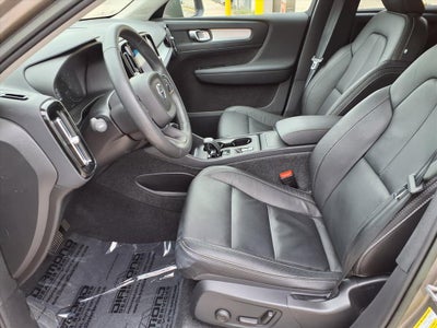 2022 Volvo XC40 Momentum