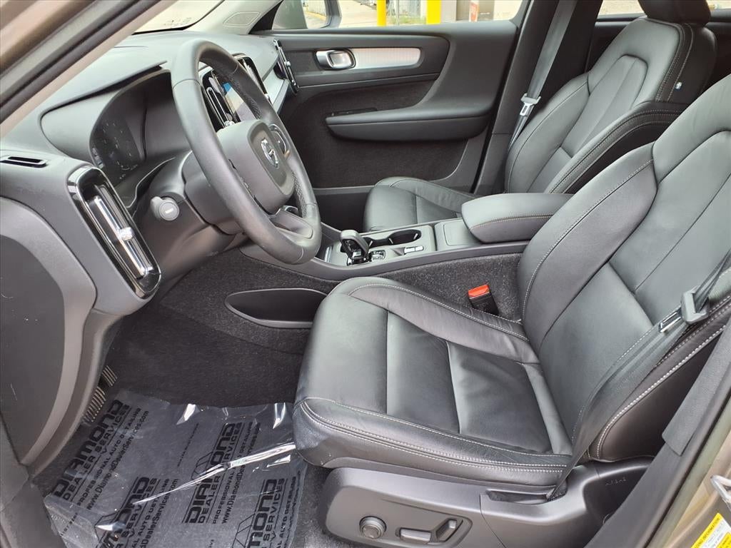 2022 Volvo XC40 Momentum