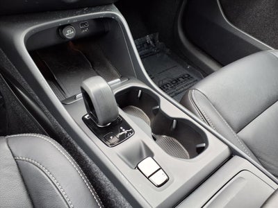 2022 Volvo XC40 Momentum