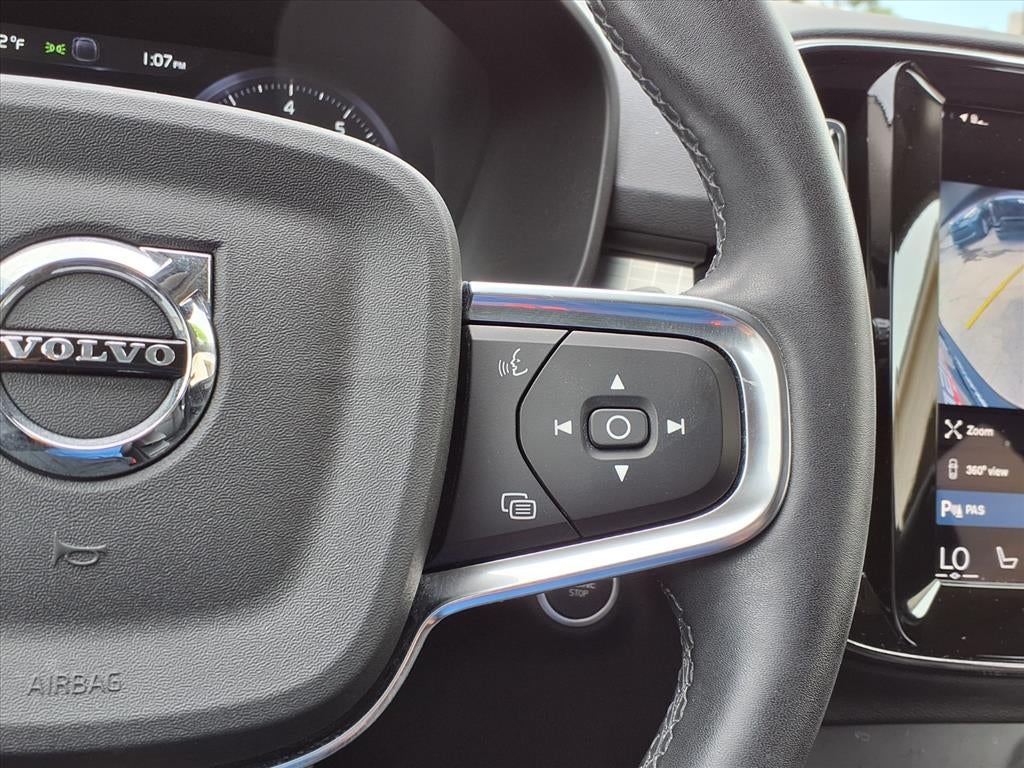 2022 Volvo XC40 Momentum