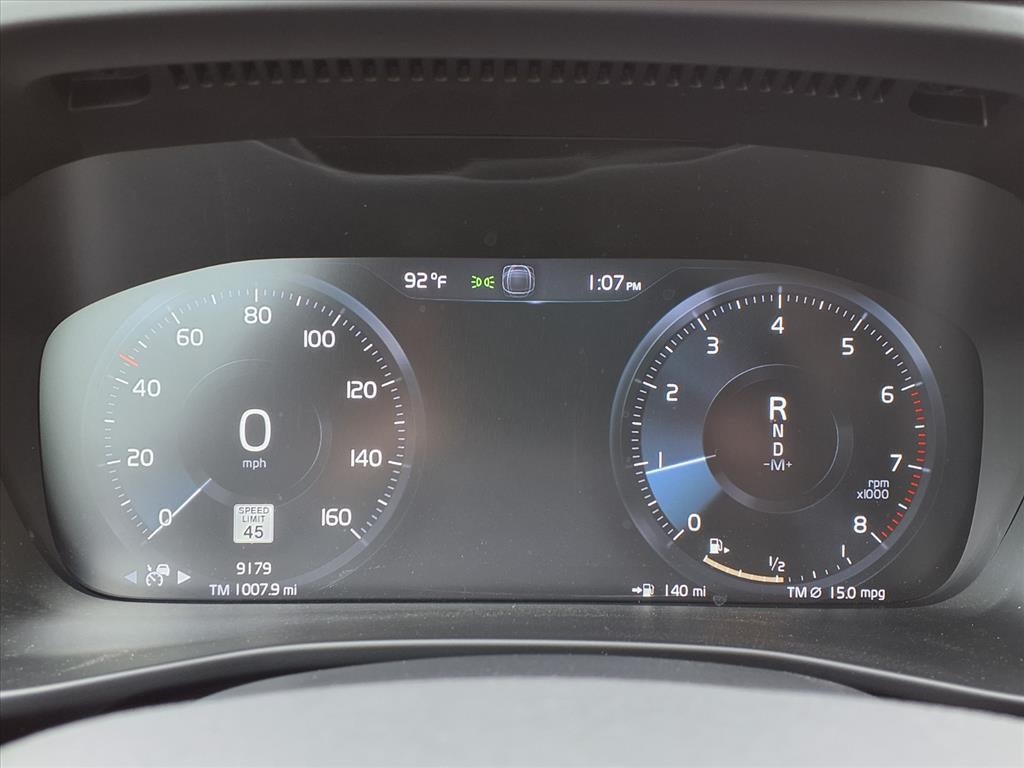 2022 Volvo XC40 Momentum