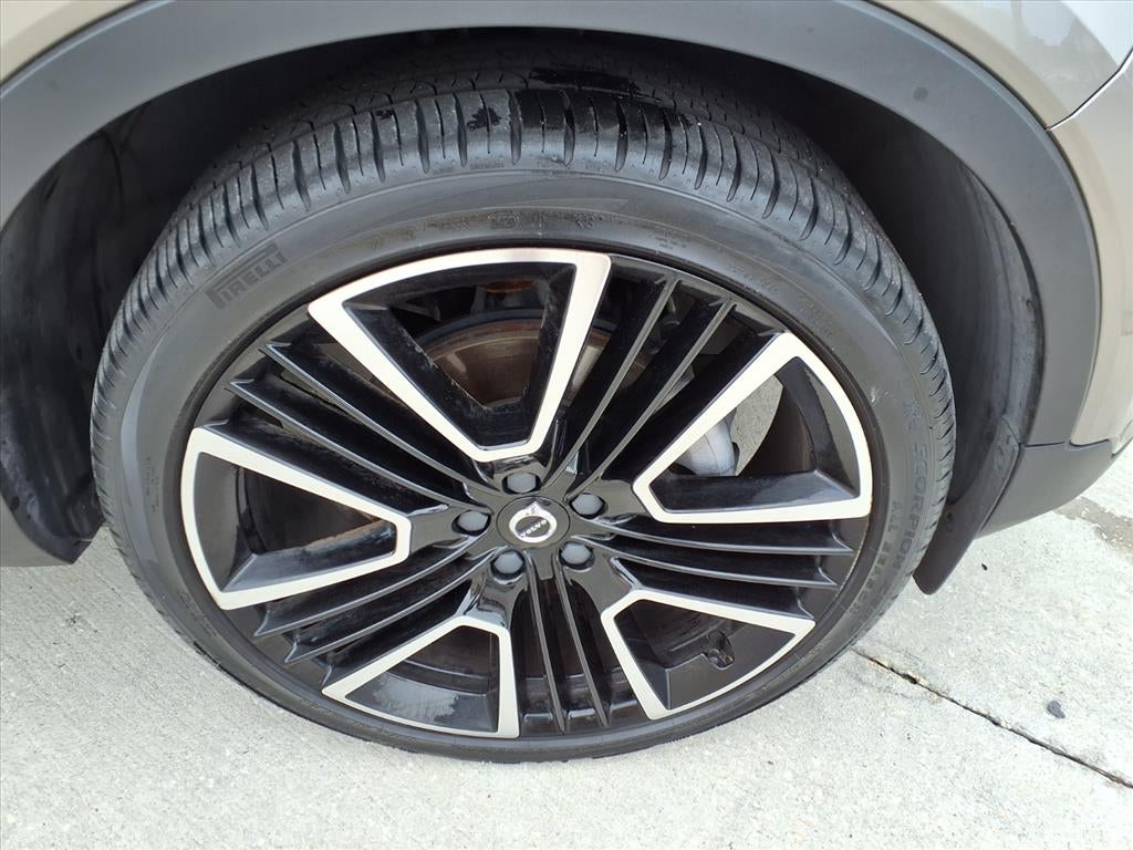 2022 Volvo XC40 Momentum